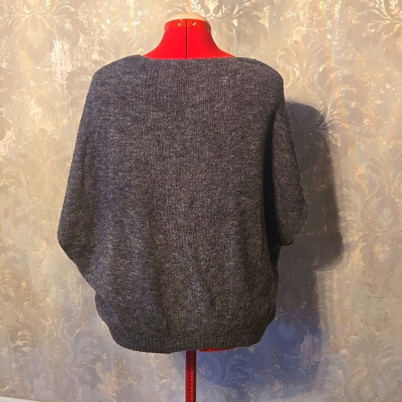 Oversized Fit Gray Knit Top - Picture 4 of 13